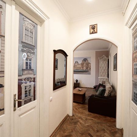 The Historical Family Nest In City Centre Leópolis Exterior foto