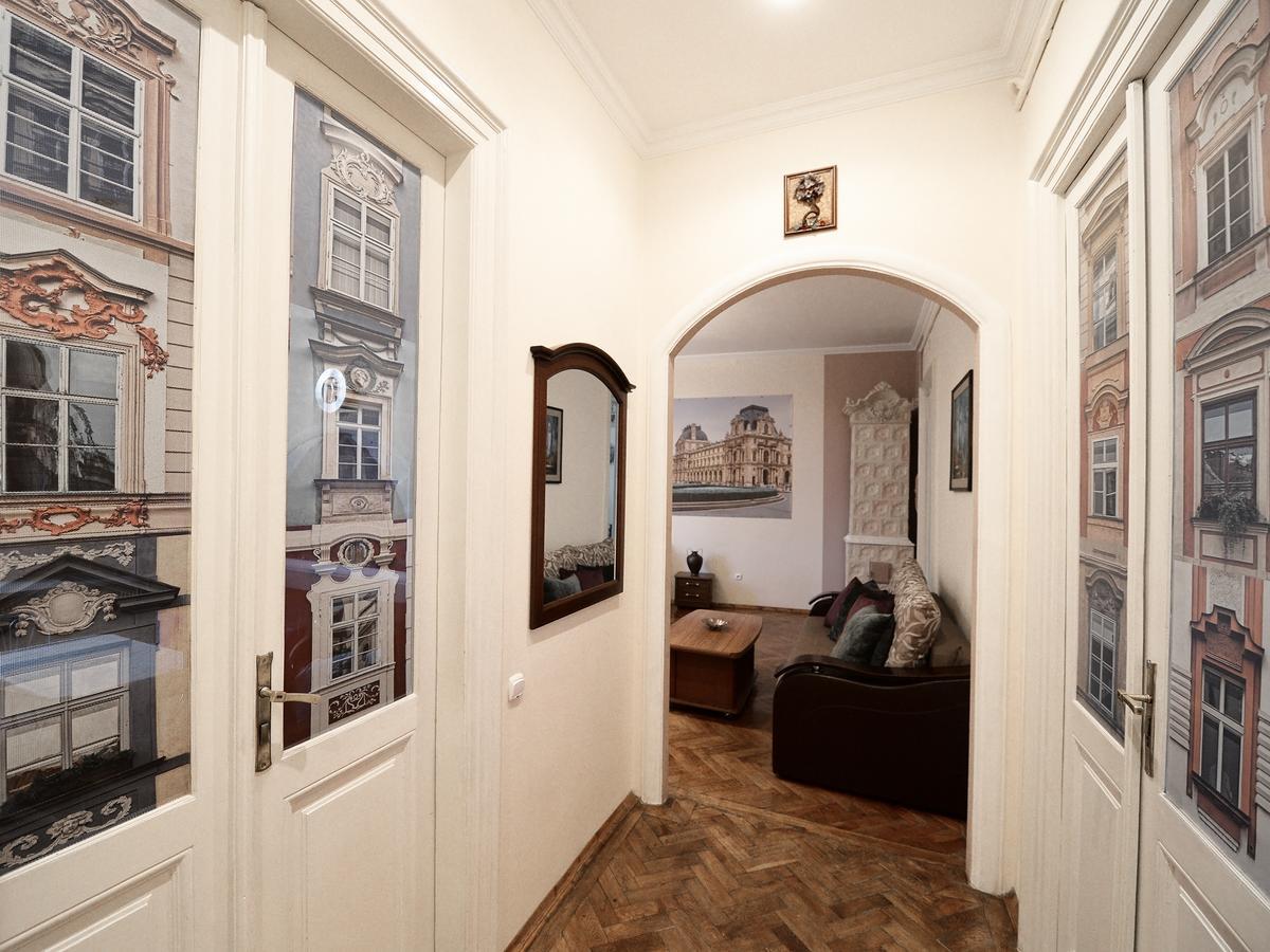 The Historical Family Nest In City Centre Leópolis Exterior foto