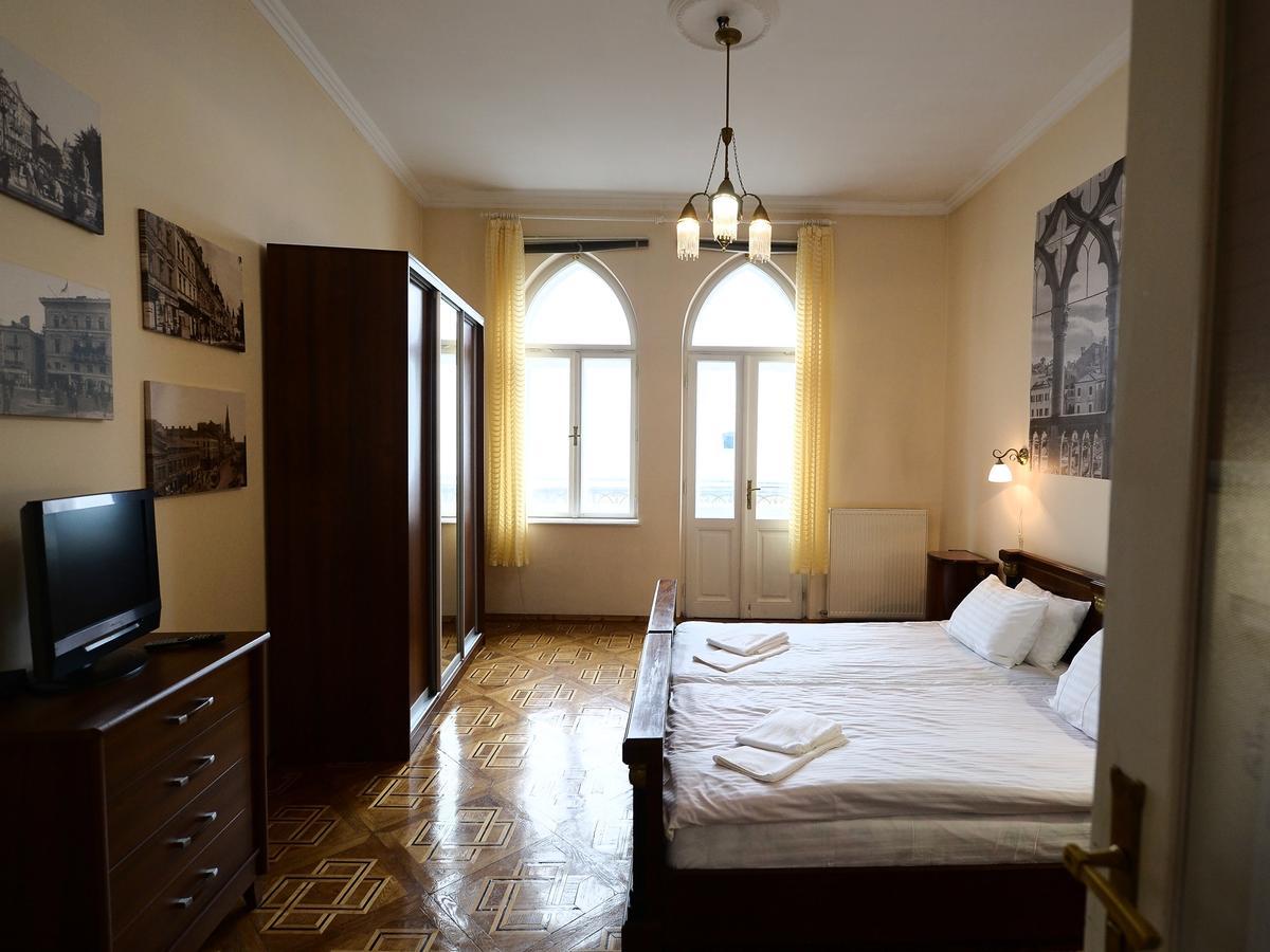 The Historical Family Nest In City Centre Leópolis Exterior foto