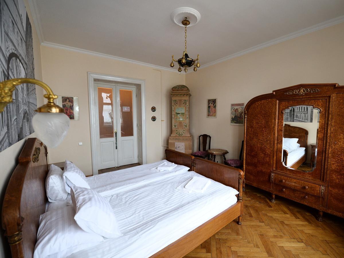 The Historical Family Nest In City Centre Leópolis Exterior foto