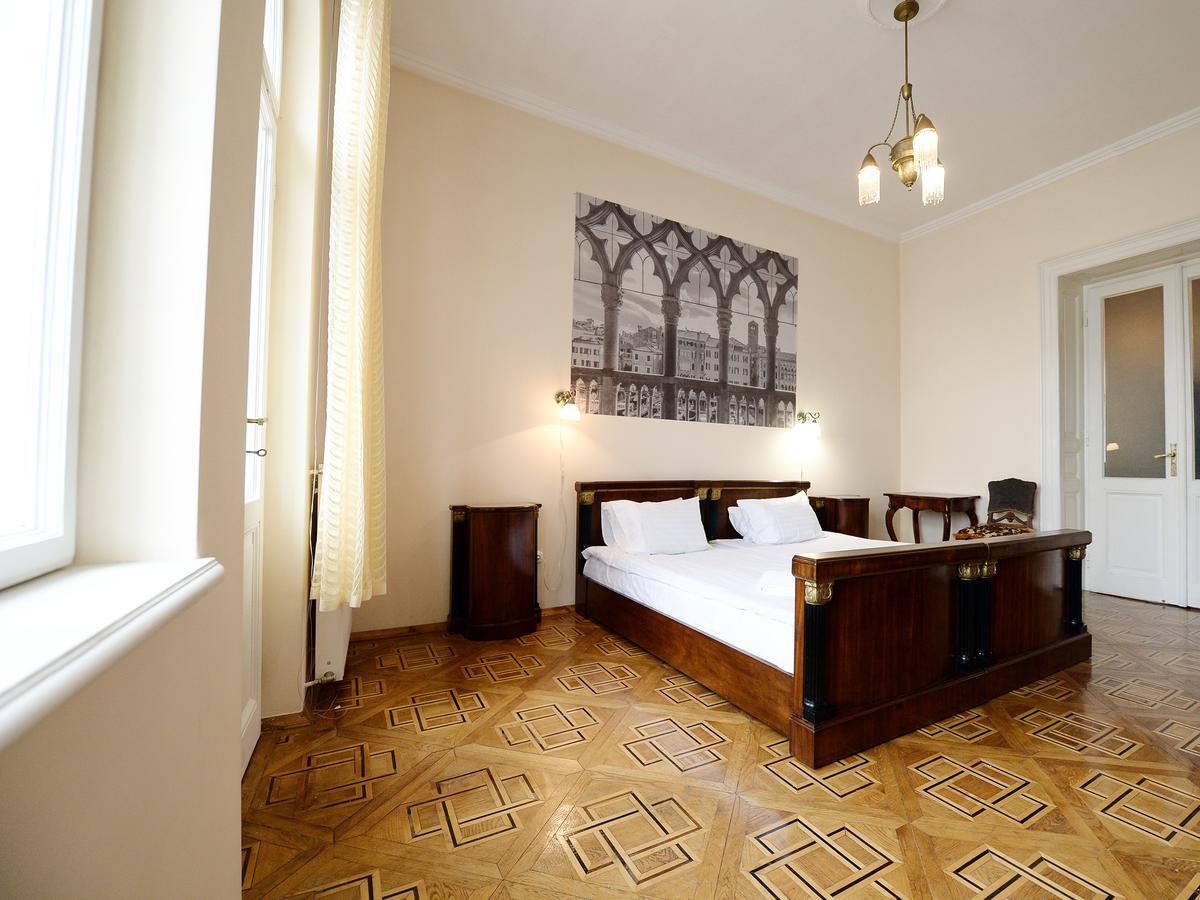 The Historical Family Nest In City Centre Leópolis Exterior foto