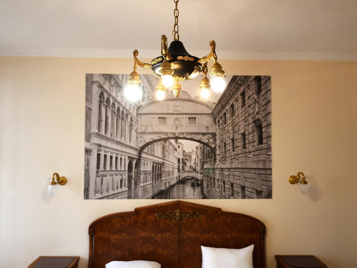 The Historical Family Nest In City Centre Leópolis Exterior foto